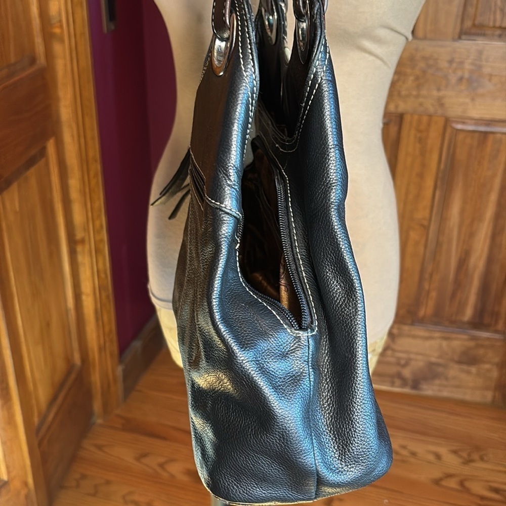 Tignanello leather two tone black cream large Handbag Tote Purse 9x14x5 inches - Picture 11 of 17
